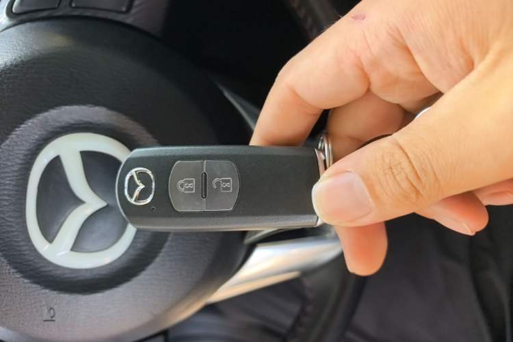 Used Mazda 3 Axela 2014 Hatchback 2.0L Automatic Flagship Model Vehicle Key