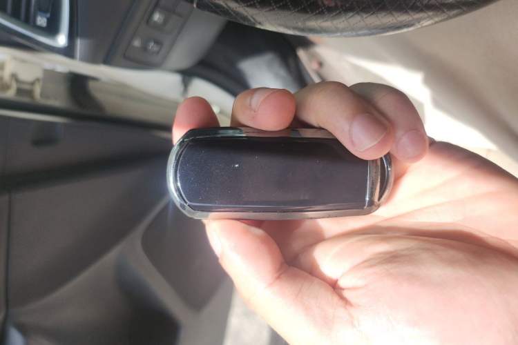 Used Mazda 3 Axela 2014 Sedan 2.0L Automatic Sport Model Vehicle Key