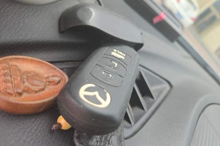 Used Mazda 3 Axela 2014 Sedan 1.5L Automatic Comfort Model Vehicle Key