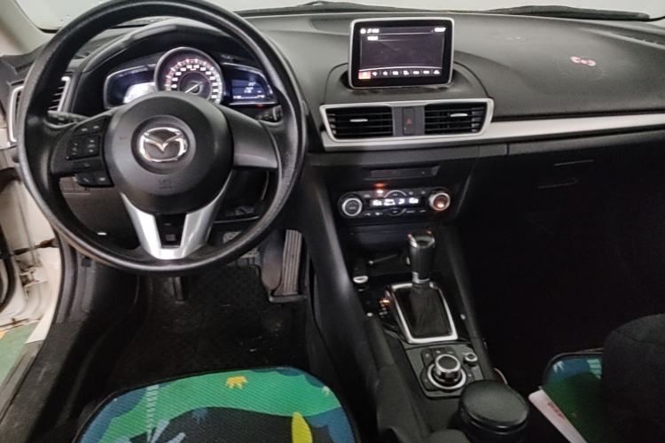 Used Mazda 3 Axela 2014 Sedan 1.5L Automatic Luxury Model Center Console