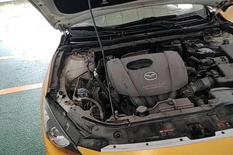 Used Mazda 3 Axela 2014 Sedan 1.5L Automatic Luxury Model Engine Bay Right