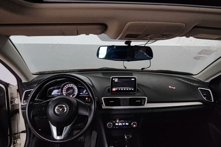 Used Mazda 3 Axela 2014 Sedan 1.5L Automatic Luxury Model Headliner