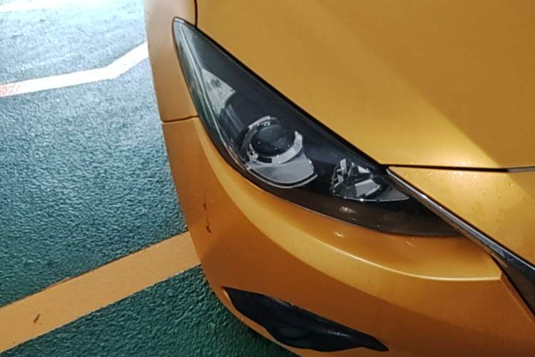 Used Mazda 3 Axela 2014 Sedan 1.5L Automatic Luxury Model Right Front Headlight