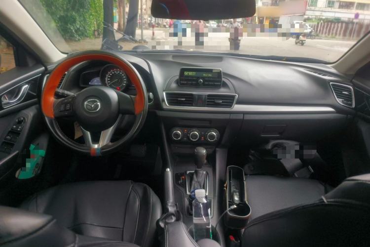 Used Mazda 3 Axela 2016 Sedan 1.5L Automatic Comfort Model Center Console