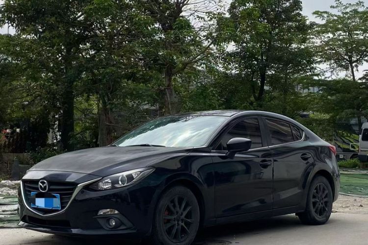 Used Mazda 3 Axela 2016 Sedan 1.5L Manual Luxury Model Exterior 5