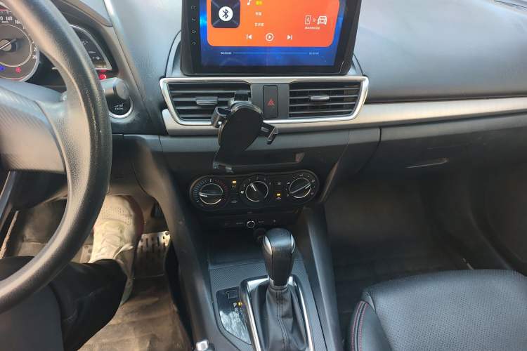 Used Mazda 3 Axela 2016 Hatchback 1.5L Automatic Comfort Model Audio And AC Panel