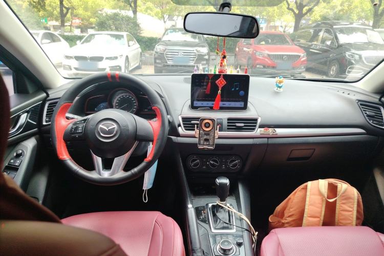 Used Mazda 3 Axela 2016 Sedan 1.5L Automatic Comfort Model Center Console