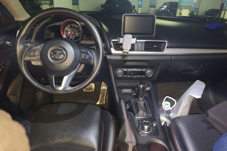 Used Mazda 3 Axela 2016 Hatchback 2.0L Automatic Flagship Model Center Console