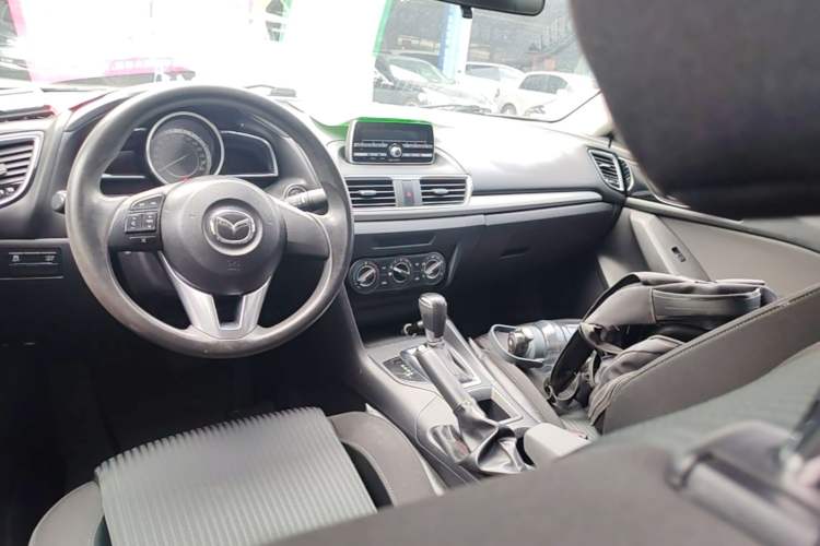 Used Mazda 3 Axela 2016 Sedan 1.5L Automatic Comfort Model Center Console