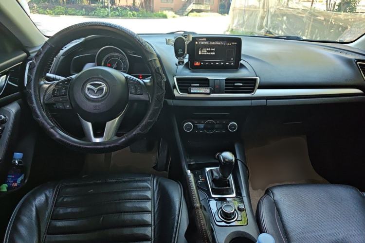 Used Mazda 3 Axela 2016 Sedan 2.0L Automatic Flagship Model Center Console