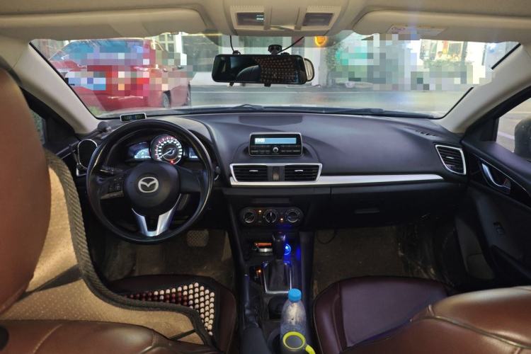 Used Mazda 3 Axela 2016 Sedan 1.5L Automatic Comfort Model Center Console