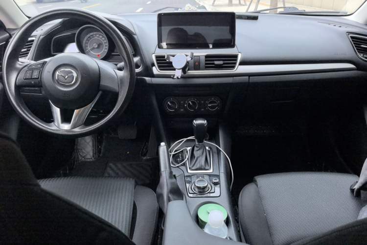 Used Mazda 3 Axela 2016 Sedan 1.5L Automatic Comfort Model Center Console