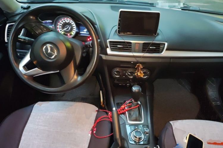 Used Mazda 3 Axela 2016 Sedan 1.5L Automatic Comfort Model Center Console
