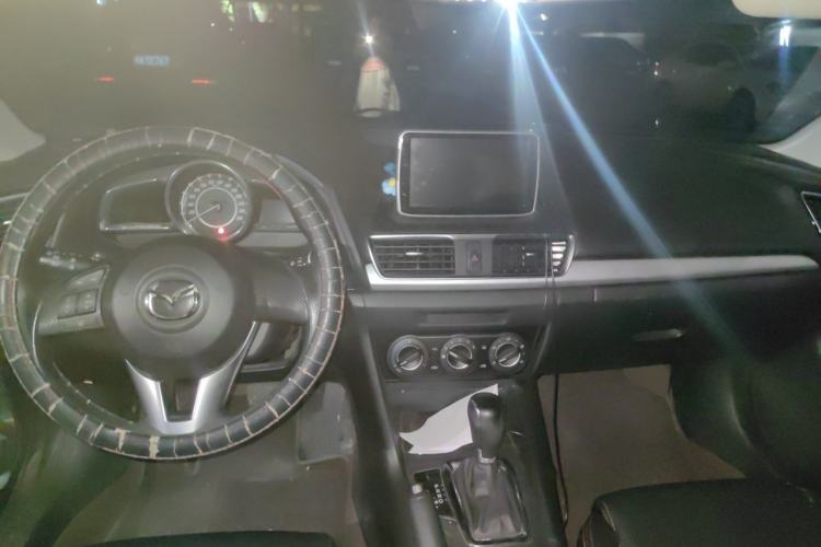 Used Mazda 3 Axela 2016 Sedan 1.5L Automatic Comfort Model Center Console