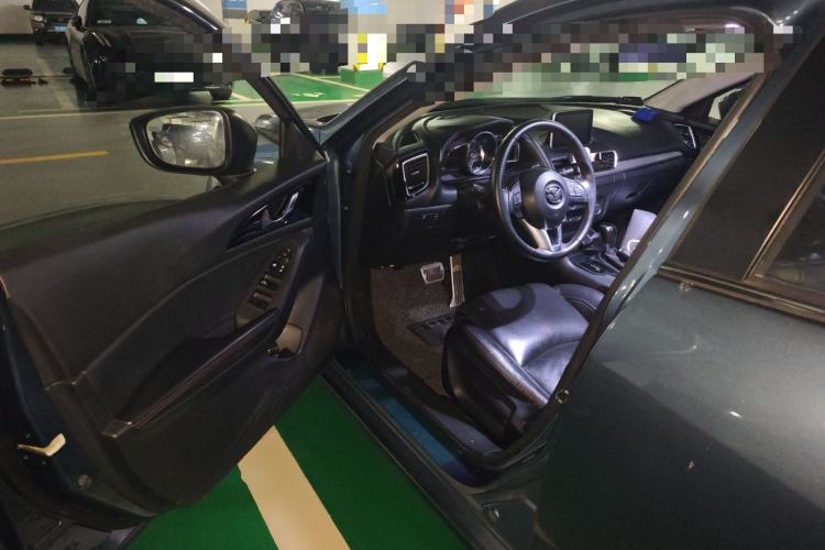Used Mazda 3 Axela 2016 Hatchback 2.0L Automatic Flagship Model Driver Seat