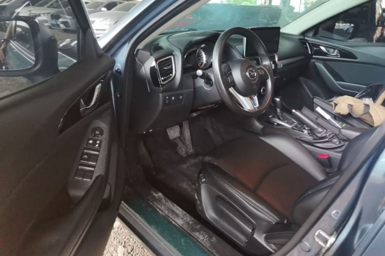Used Mazda 3 Axela 2016 Sedan 1.5L Automatic Comfort Model Driver Seat