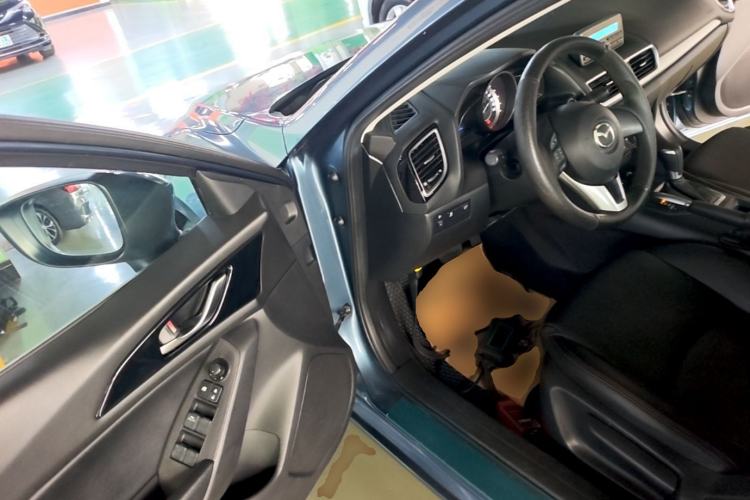 Used Mazda 3 Axela 2016 Sedan 1.5L Automatic Comfort Model Driver Seat