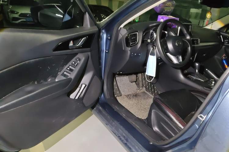 Used Mazda 3 Axela 2016 Sedan 1.5L Automatic Luxury Model Driver Seat