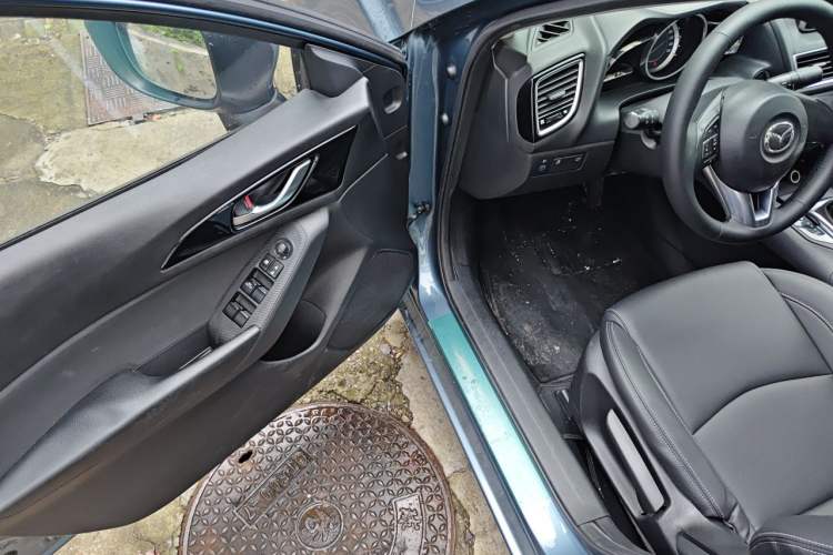 Used Mazda 3 Axela 2016 Sedan 1.5L Automatic Comfort Model Driver Seat