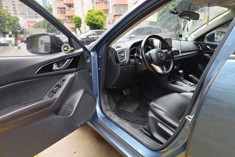 Used Mazda 3 Axela 2016 Sedan 2.0L Automatic Sport Model Driver Seat