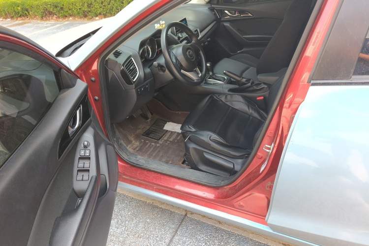 Used Mazda 3 Axela 2016 Sedan 1.5L Automatic Comfort Model Driver Seat