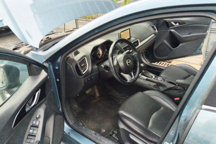 Used Mazda 3 Axela 2016 Sedan 2.0L Automatic Sport Model Driver Seat