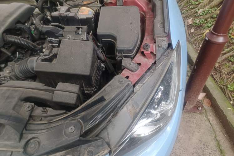 Used Mazda 3 Axela 2016 Sedan 1.5L Manual Luxury Model Engine Bay Left