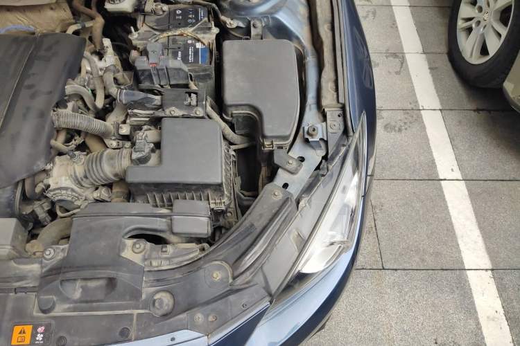 Used Mazda 3 Axela 2016 Sedan 1.5L Automatic Luxury Model Engine Bay Left