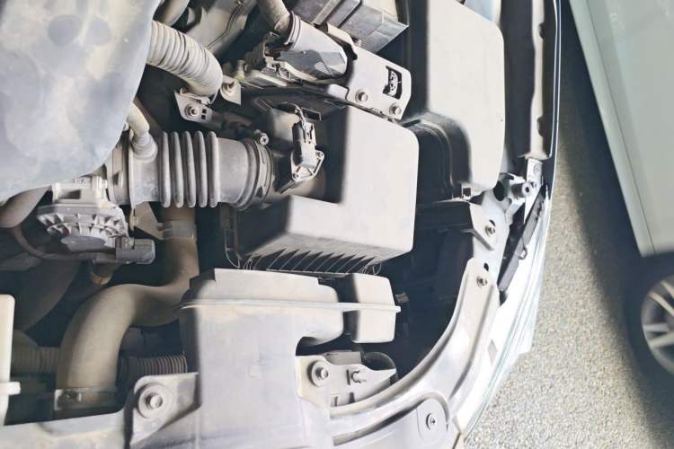 Used Mazda 3 Axela 2016 Sedan 1.5L Automatic Comfort Model Engine Bay Left