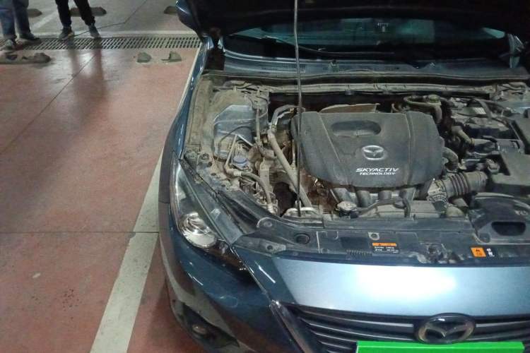 Used Mazda 3 Axela 2016 Sedan 1.5L Automatic Luxury Model Engine Bay Right