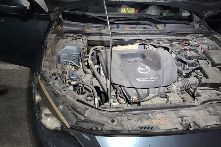 Used Mazda 3 Axela 2016 Sedan 1.5L Automatic Luxury Model Engine Bay Right