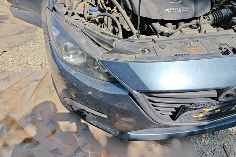 Used Mazda 3 Axela 2016 Sedan 1.5L Manual Comfort Model Engine Bay Right