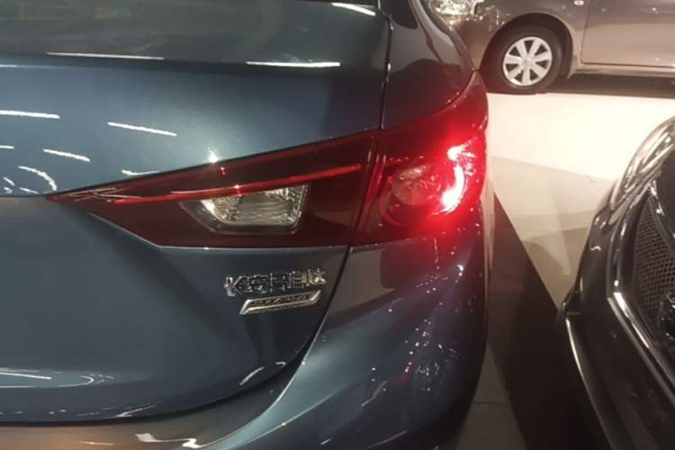 Used Mazda 3 Axela 2016 Sedan 1.5L Automatic Comfort Model Exterior 3