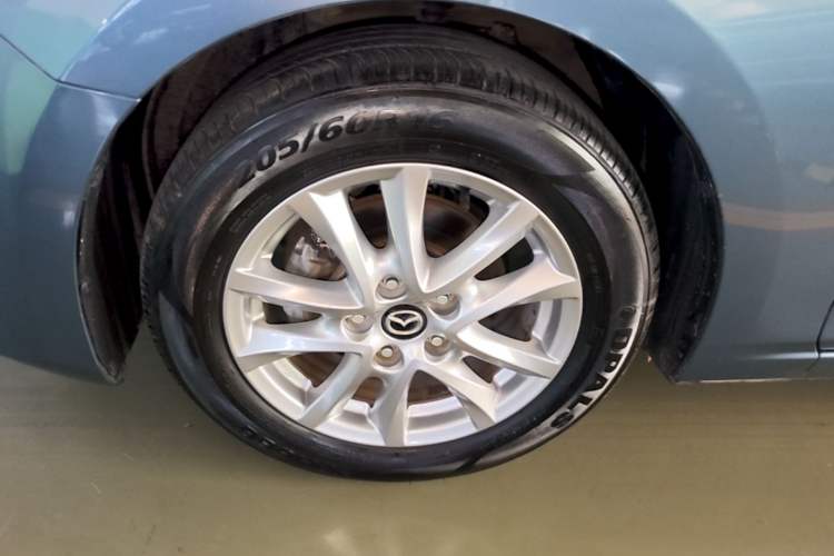 Used Mazda 3 Axela 2016 Sedan 1.5L Automatic Comfort Model Exterior 4