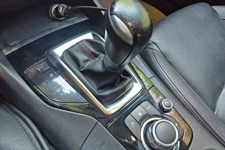 Used Mazda 3 Axela 2016 Sedan 2.0L Automatic Flagship Model Gear Lever