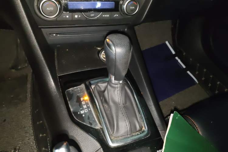 Used Mazda 3 Axela 2016 Sedan 1.5L Automatic Luxury Model Gear Lever
