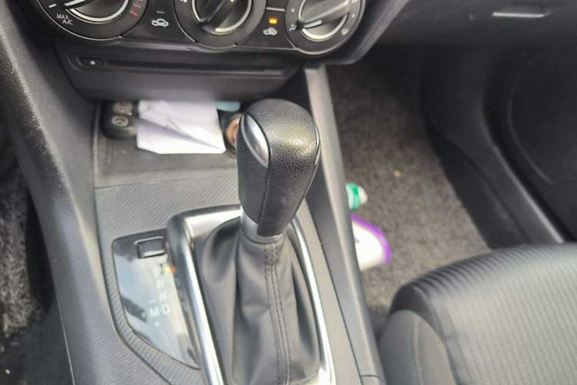 Used Mazda 3 Axela 2016 Sedan 1.5L Automatic Comfort Model Gear Lever