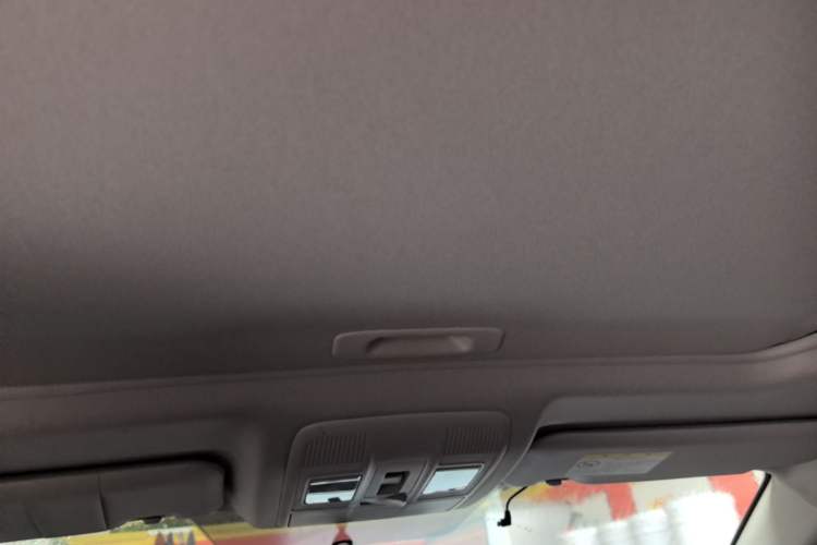 Used Mazda 3 Axela 2016 Sedan 1.5L Automatic Luxury Model Headliner