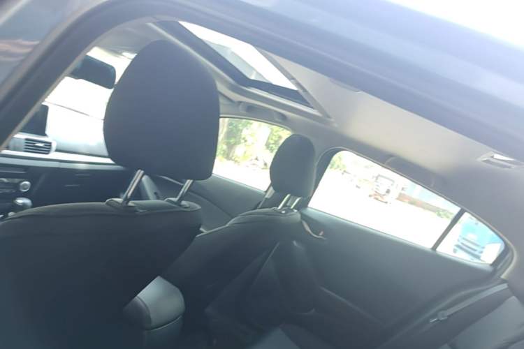 Used Mazda 3 Axela 2016 Sedan 1.5L Automatic Luxury Model Headliner