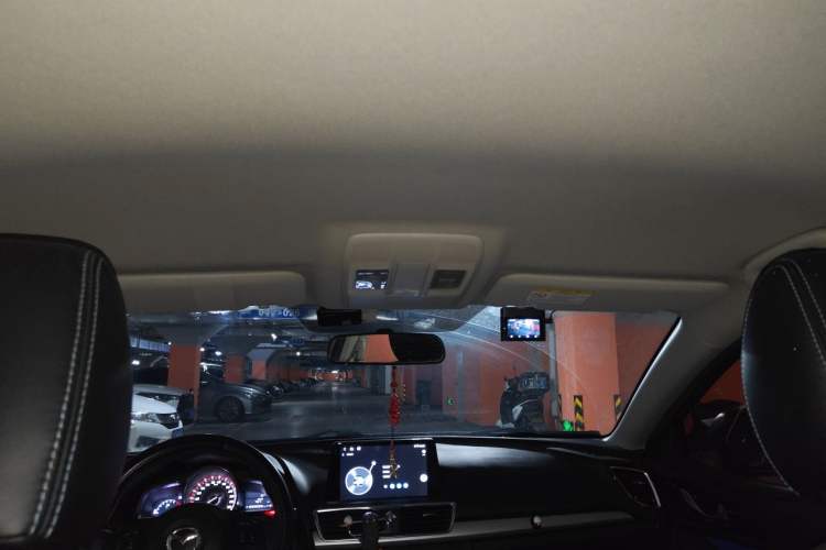 Used Mazda 3 Axela 2016 Sedan 1.5L Automatic Comfort Model Headliner