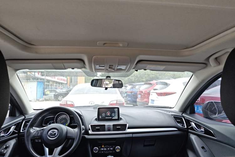 Used Mazda 3 Axela 2016 Sedan 1.5L Automatic Luxury Model Headliner