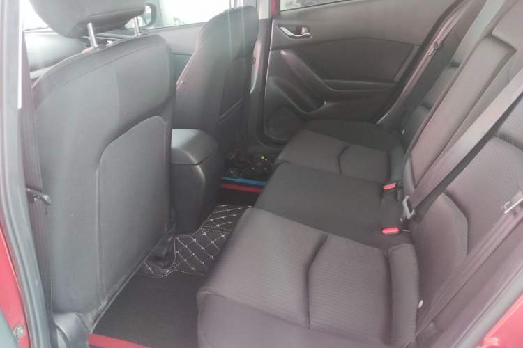 Used Mazda 3 Axela 2016 Sedan 1.5L Automatic Comfort Model Interior 3
