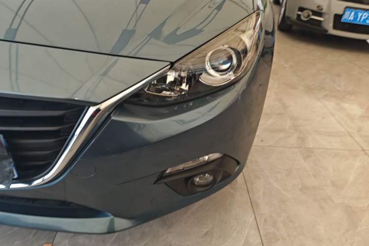 Used Mazda 3 Axela 2016 Sedan 1.5L Automatic Luxury Model Left Front Headlight