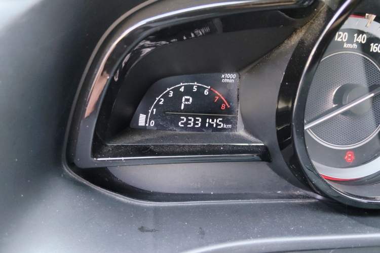 Used Mazda 3 Axela 2016 Sedan 1.5L Automatic Comfort Model Odometer Close Up