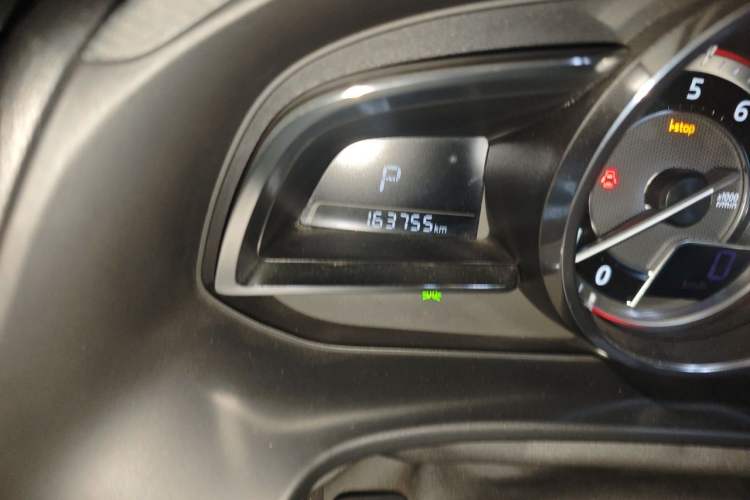 Used Mazda 3 Axela 2016 Hatchback 2.0L Automatic Flagship Model Odometer Close Up