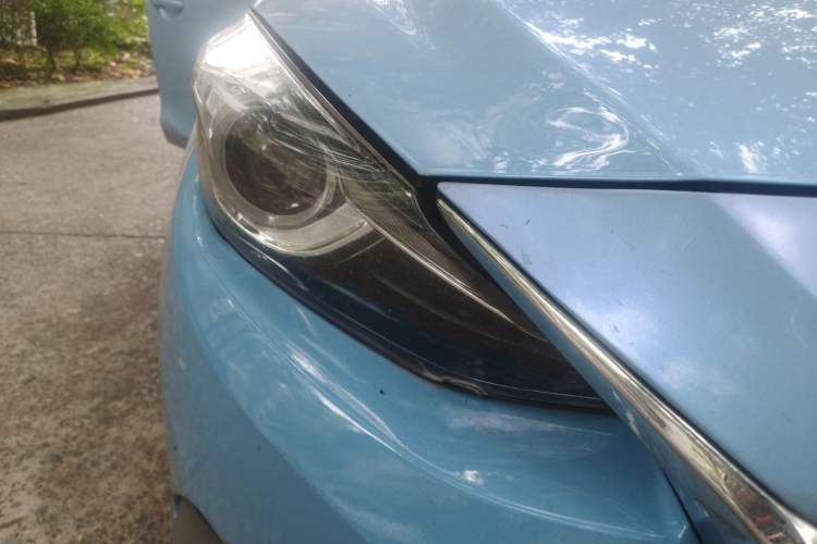 Used Mazda 3 Axela 2016 Sedan 1.5L Manual Luxury Model Right Front Headlight
