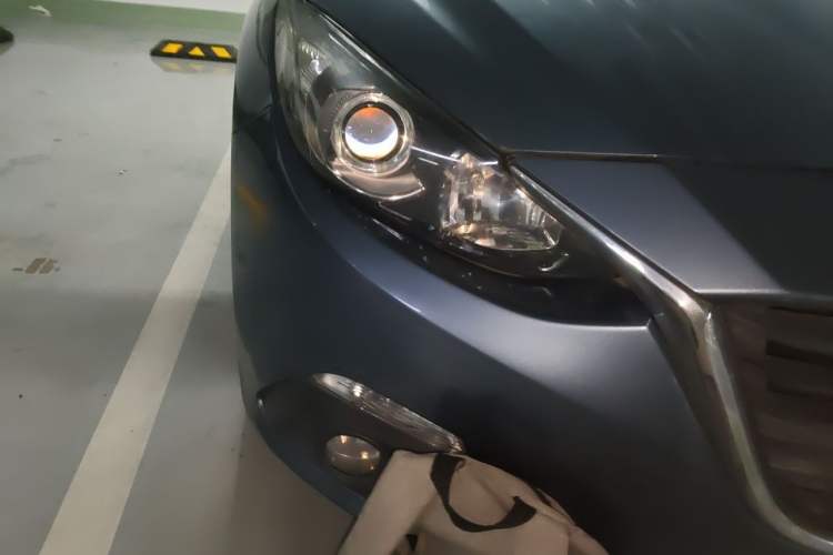 Used Mazda 3 Axela 2016 Sedan 1.5L Automatic Luxury Model Right Front Headlight