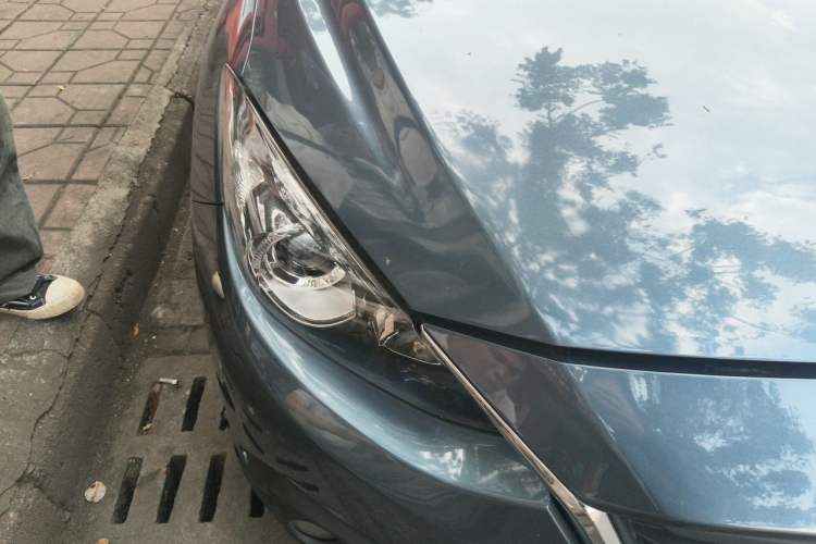 Used Mazda 3 Axela 2016 Sedan 1.5L Automatic Luxury Model Right Front Headlight