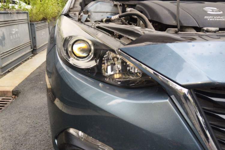 Used Mazda 3 Axela 2016 Sedan 2.0L Automatic Sport Model Right Front Headlight