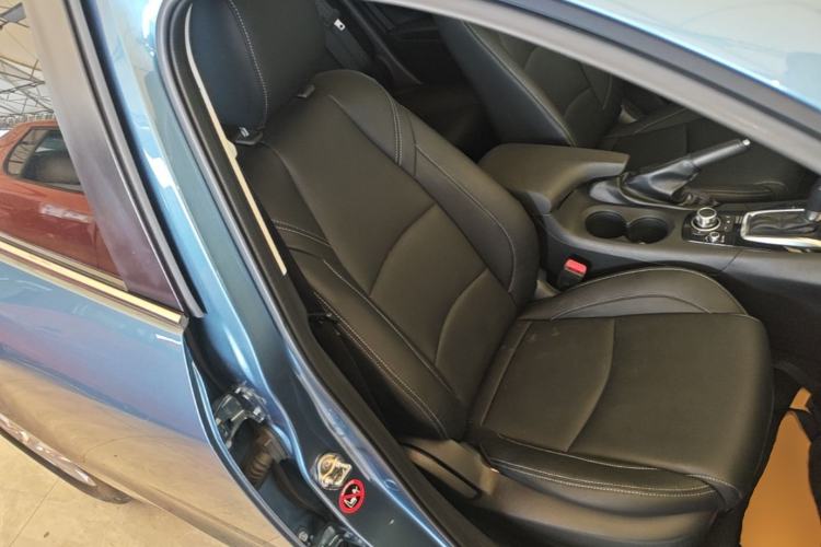 Used Mazda 3 Axela 2016 Sedan 1.5L Automatic Luxury Model Right Front Seat